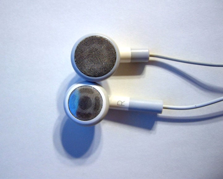Earphones01.jpg