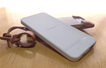 誰も考えられなかった革新的でお洒落なiPhoneモバイルバッテリーが登場！ – AppleWalker –