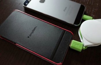 iPhoneケースを着せかえできる！極薄軽量モバイルバッテリー「iPhone Shaped Battery」を使ってみた。 – iTea3.0