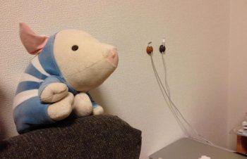 bluelounge の CableDrop 便利。 http://t.co/nnpmuUigPK