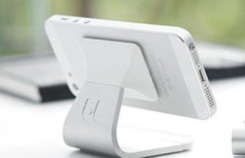 マイクロ吸着で貼ってはがせる不思議なiPhoneスタンド「Milo Aluminum」 – iPhone女史