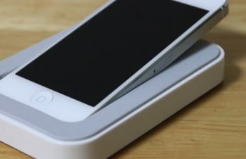 【国内初レビュー】「Saidoka」は絶妙な角度が充電中でも操作しやすいと話題のiPhone 5用ドック！ | gori.me（ゴリミー）