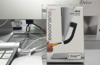iPhoneの同期やフラッシュドライブ接続時にiMacの前面にUSBポートがあったらなぁ〜って思った事はありませんか？nこのJimiはそんな要望を可能にする夢のアダプターです！n店内展示がありますので、見に来て下さいね！n#iMac http://t.co/2pQlYkoxFE