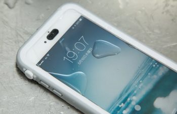水没OK！ iPhone 6 Plus用の防水＆耐衝撃ケース、カタリスト『CT-WPIP145』レビュー | 巨大スティッキーズ