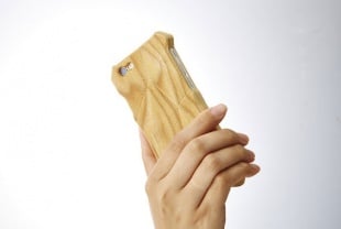 トリニティ、iPhoneからオーディオ信号波以外のノイズを取り除く「音質向上iPhone 6ケース 響」を発表 | アクセサリ | Macお宝鑑定団 blog（羅針盤）