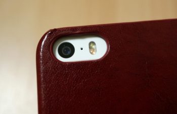 エコレザーが絶妙にオトナ感！KATHARINE HAMNETT LONDON × SimplismのiPhone SEケースをレビュー！