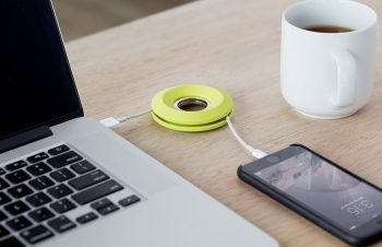Bluelounge｜ヨーヨーのようにクルクルと巻く、シンプルなケーブルホルダー