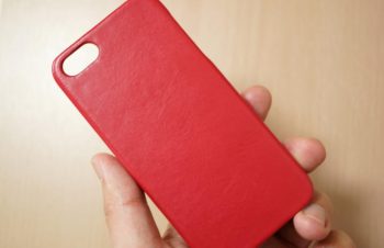 純正ケースとほぼ同じ薄さでICカード対応！iPhoneSE/5/5s用「Simplism NUNO バックケース」をレビュー！