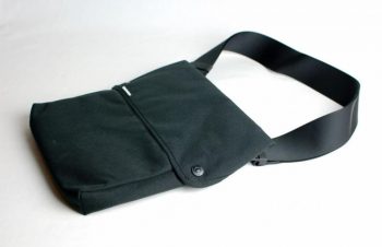 iPadに最適なBlueloungeのショルダーバッグ購入！