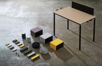 NuAns私が以前より愛用しているメーカーの便利グッズのご紹介。特に名刺入れが良いです。名刺を指でスライドさせると斜め上に上がる仕組みになっているので、渡す際にスムーズです。さらに、二枚目の画像のように裏にカードを入れることができるので、何かと役に立ちます。