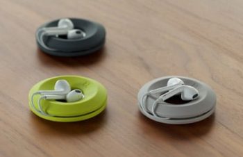 迷子の鍵や財布を、スマホで探せるアイテムも。超便利なスマホアクセたち