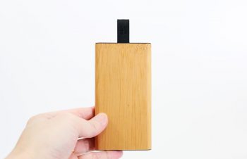 【レビュー】『NuAns TAGPLATE Lightning』シンプルで洒落たケーブル一体型のモバイルバッテリー