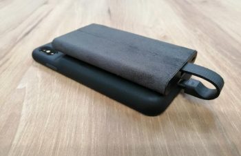 Lightning内蔵モバイルバッテリー NuAns TAGPLATEをApple純正バッテリーケースと比較