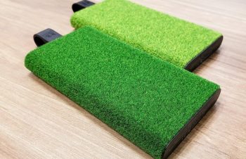 芝生の触感がクセになる、薄型モバイルバッテリーがトリニティに登場