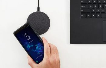 表面にファブリック素材を使用した急速充電対応ワイヤレス充電器「Owen」が発売