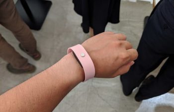”正確な睡眠データ”に注力、30日バッテリーが持つスマートバンド「weara」が先行予約を開始