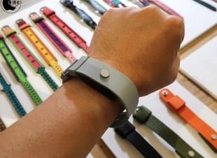 トリニティ、リストバンド型ウェアラブルデバイス「weara」を発表