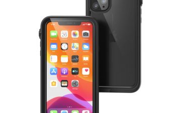 iPhone 11シリーズ向け「完全防水」ケース 水深10メートルまで使用可
