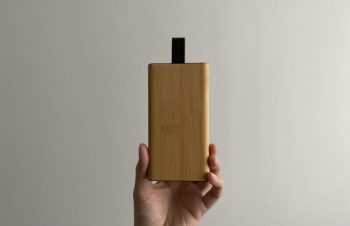 【New モバイルバッテリー】✔︎デザインよし✔︎木の質感最高✔︎2回分充電✔︎ケーブルがスマート本当の木の質感で見た目も持った時も高級感…▼NuAns（@nuans_jp）公式アンバサダーに選ばれました。今後3ヶ月間、製品を提供いただき投稿していきます。#NuAns #ニュアンスアンバサダー