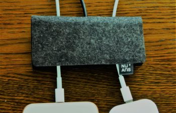 NuAns（@nuans_jp）公式アンバサダーに選ばれました。デザインが気に入り、お引き受けしました。今後3ヶ月間、製品を提供いただき投稿していきます。ごちゃつくケーブルもFOLDKEEPERでスッキリ。テーブルの端からケーブルが落ちずカンフォタブル！@nuans_jp #NuAns #ニュアンスアンバサダー