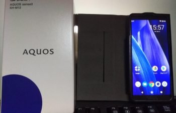 まだスマホ変えなくていいかなと思ってたら落として左下が結構派手に割れたのでAQUOS sense3購入カバーはNuAns NEOの販売元のTrinityのものを選んだ今のカバーの手触りがいいし同じ材質の物で作っているみたいなので