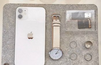 この度 ?????（@nuans_jp ）公式アンバサダーに選ばれました❕今後3ヶ月間、製品を提供いただき投稿していきます『NuAns MAGMAT 』iPhoneやアクセサリーの休息場所にとてもぴったりなサイズ感☁️ケーブルを固定できるのとても良い…https://t.co/jTP9CexzhW#NuAns #ニュアンスアンバサダー