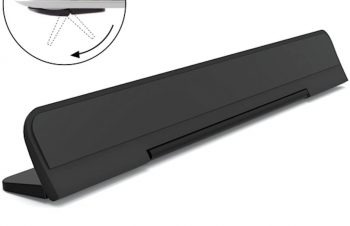 たまに見かけるMacの下につけて斜めにするやつって、どこがいいんだろうと思ってたけど、打ちやすさじゃなくて目線が高くなるのがいいのか！ / Bluelounge Kickflip MacBook Pro 用フリップスタンド https://buff.ly/3dKQThX