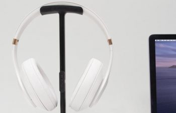 ヘッドホンを美しくディスプレイ。ゴム製フレキシブルヘッドレスト｜Bluelounge