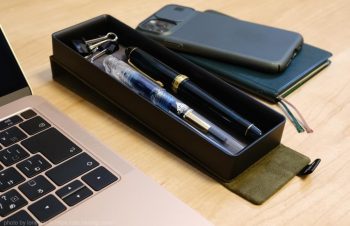 【NuAns】ペンケースにもペントレイにもなる「FLIPTRAY」が便利でおしゃれ！