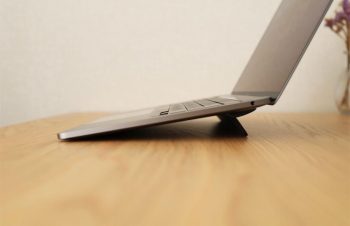 MacBookの定番スタンド｜Blueloungeのキックフリップはスタンド初心者におすすめ。
