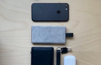 NuAns(@NuAns_jp )様のTAGPLATEです。ミニマルなフォルムがとても綺麗。モバイルバッテリーと充電ケーブルが一体化しており、iPhoneと重ねて使用することが出来ます。USBとLightningケーブル… https://t.co/ZGv2S8TEDd