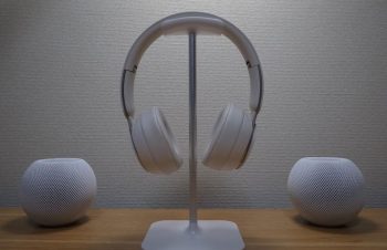 使えるか分からないけど、AirPods Max用にBlueloungeのヘッドフォンスタンドPostoを買ってみました。 https://t.co/X71TOOKYaW
