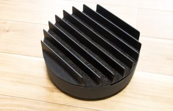 NuAnsのギザギザしたコレのおかげで、もう充電ケーブルはごちゃつかない！