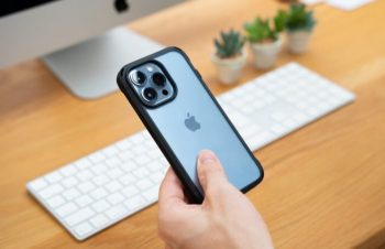 シンプルで使いやすい。Simplism iPhone 13向けスマホケースレビュー