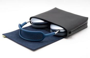 完全受注生産の AirPods Max 専用ケースがSimplismから。トリニティが100個限定で発売