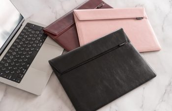 Simplism、出し入れしやすい14インチMacBook Pro用スリーブ発売