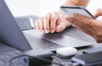 効率よく冷やす、スマホ向け冷却グッズ8選！長時間の使用後も操作が超快適！