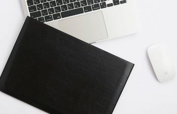 【新製品】M2チップ搭載MacBook Air用スリーブケース「Simplism BookSleeve」100点限定販売