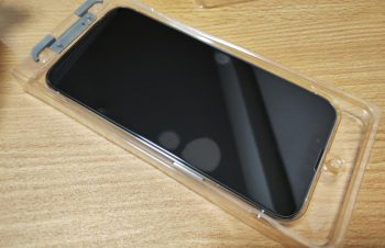 あら素敵。Trinityのガラスフィルムは綺麗に貼れる