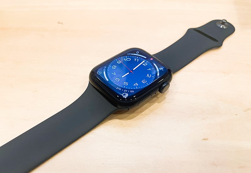 20230111_applewatch8_tom_blog.jpg