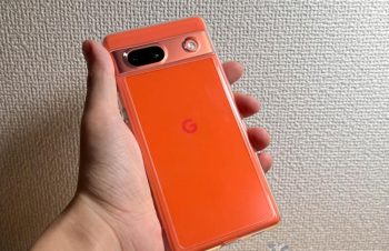 Pixel 7aのSimplismクリアケースをレビュー。デザインや色がきれいに見えて保護性能も高く、コスパも良い。おすすめ！