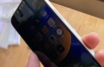 【ガジェット】トリニティ のぞき見防止 画面保護強化ガラス　QRコードやバーコード読み取り、キャッシュレス決済も安心。