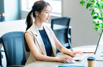 なぜか猛暑で「出社派」増える？　涼しいし光熱費が浮くからという理由で「テレワーク派」を上回るか #エキスパートトピ（横山信弘） – エキスパート