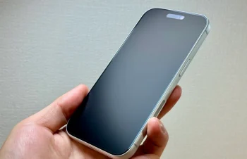 【レビュー】映り込み激減！Simplism超低反射をiPhone17 Proで検証