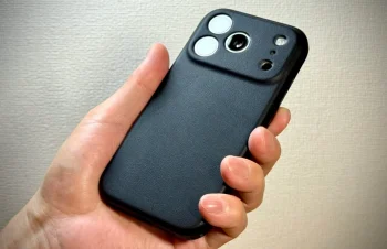 Simplismの「 #NUNO 」シリコンレザーケース、初めて手にしましたが、質感がとても良かった。これで5,500円はコスパが高い。 #iPhone #iPhone17Pro #トリニティ #Simplism #ケース #シリコンレザー